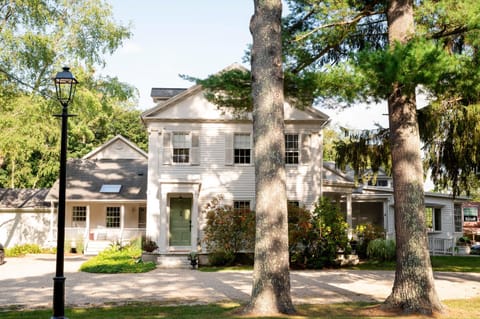 ButtonBall Inn Hotel in South Egremont