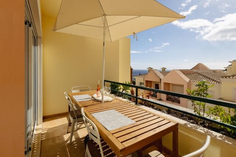 Property building, View (from property/room), Balcony/Terrace, Dining area