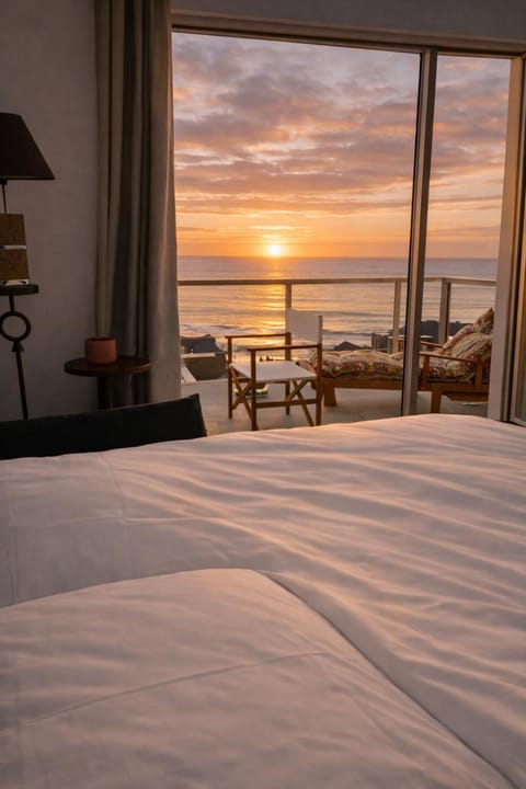 Bed, Natural landscape, View (from property/room), Balcony/Terrace, Photo of the whole room, Bedroom, Sea view, Sunrise, Sunset