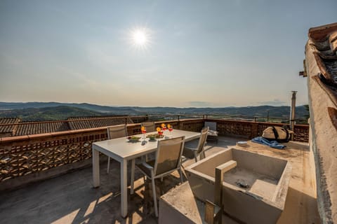 Patio, Day, Natural landscape, View (from property/room), Balcony/Terrace, Mountain view, Sunset