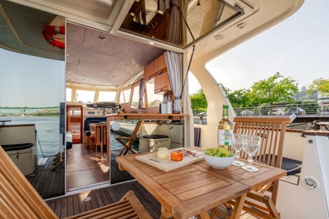 Rosé Dream Boat by Portugal Active Docked boat in Viana do Castelo