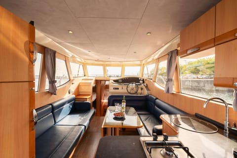 Rosé Dream Boat by Portugal Active Docked boat in Viana do Castelo