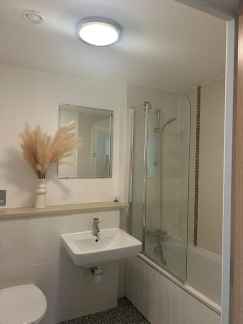 Modern 1-Bedroom Apartment in The Hub, Milton Keynes - FREE PARKING Apartment in Milton Keynes
