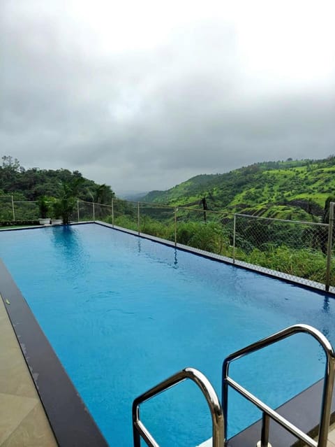Mountain view, Swimming pool