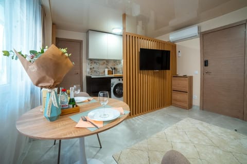 Living room, Dining area