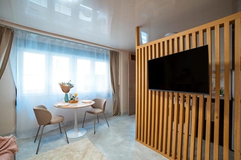 TV and multimedia, Coffee/tea facilities, Living room