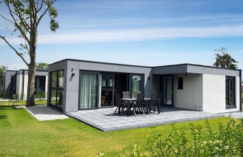Property building, Facade/entrance, Off site