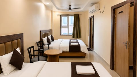 Bed, Bedroom, Family, Family, air conditioner, air conditioner