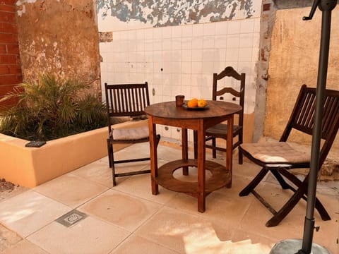 Patio, Dining area