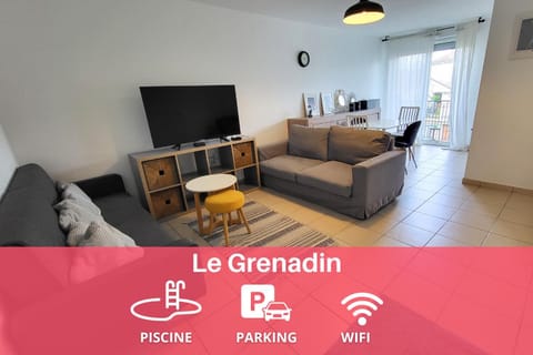 Communal lounge/ TV room, TV and multimedia, Seating area