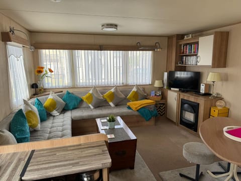 Communal lounge/ TV room, TV and multimedia, Dining area, pet friendly