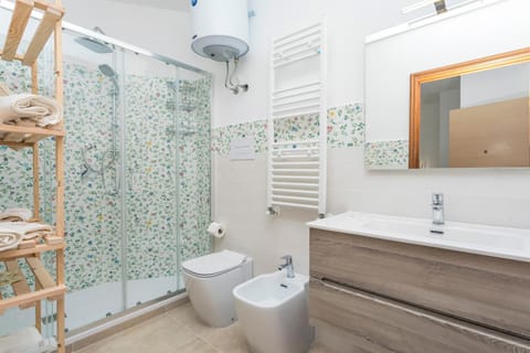 Bathroom, Living room