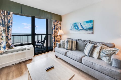 Oceanfront condo Heated Pools & Breathtaking View! Apartment in Myrtle Beach