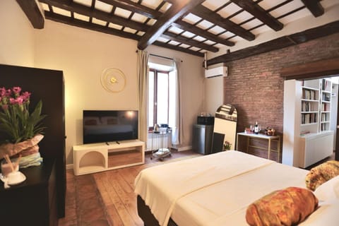 Bed, Photo of the whole room, air conditioner