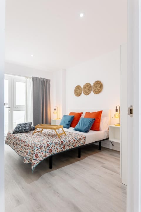 Bed, Photo of the whole room, Bedroom