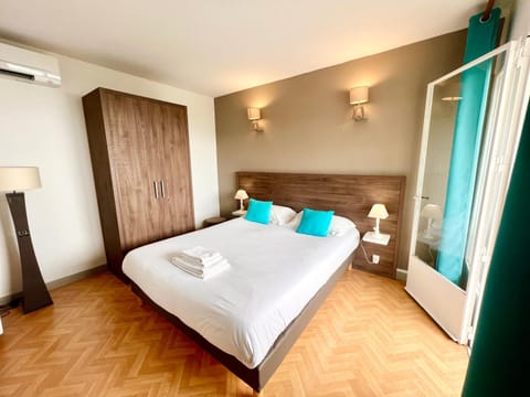 Bed, Photo of the whole room, Bedroom, towels, wardrobe