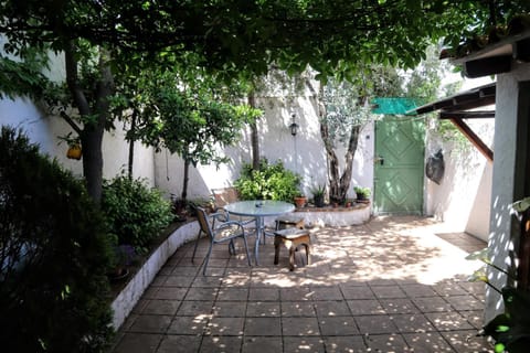 Patio, Spring, Off site, Day, Garden, Garden, Balcony/Terrace, Garden view