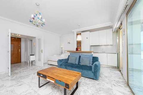 Charmant studio vue mer et plein centre à Menton Apartment in Menton