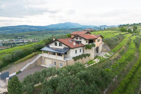 Property building, Day, Neighbourhood, Natural landscape, Bird's eye view, Mountain view