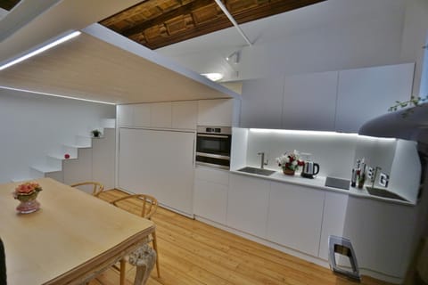 Kitchen or kitchenette, Dining area, stove