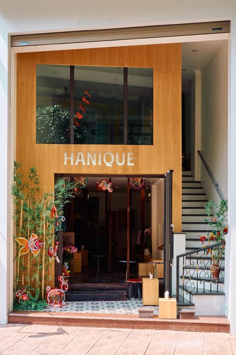 Property building, Facade/entrance