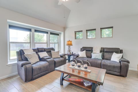 Pool Access and Private Yard Family Home in Kyle! House in Rio Grande