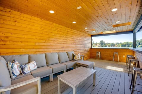 Waterfront Gem with Boat Dock and Lift in Lakewood! House in Lakewood