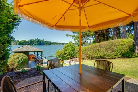 Waterfront Gem with Boat Dock and Lift in Lakewood! House in Lakewood