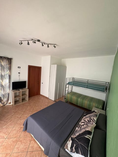 Airport view home Apartment in Fiumicino