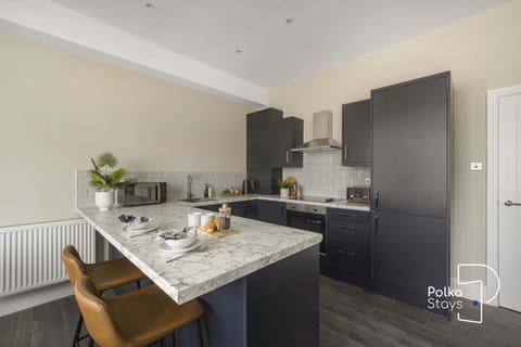 Kitchen or kitchenette, Dining area, dishwasher, oven, pet friendly, stove