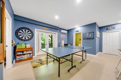 The Holiday Cabin at Lake Lure Cabin in Tennessee