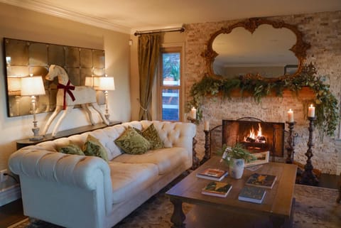 Villa on 5 Acre Vineyard Equestrian Estate, Pool & Hot tub, Events Villa in Wildomar