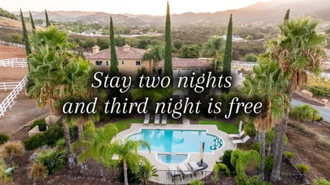 Villa on 5 Acre Vineyard Equestrian Estate, Pool & Hot tub, Events Villa in Wildomar