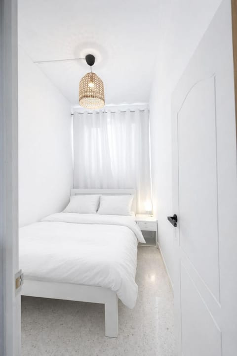 Abu Dhabi Private Room Bed and Breakfast in Abu Dhabi