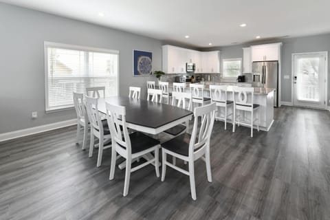 6 BR, Private Pool, Hot Tub - Beach Bear House in Surfside Beach