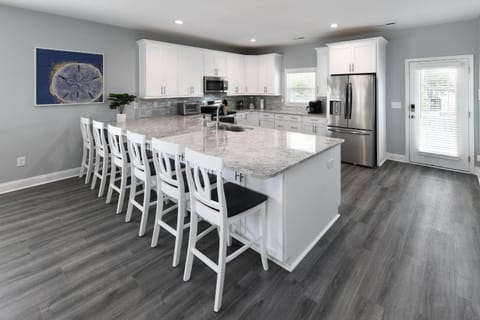 6 BR, Private Pool, Hot Tub - Beach Bear House in Surfside Beach