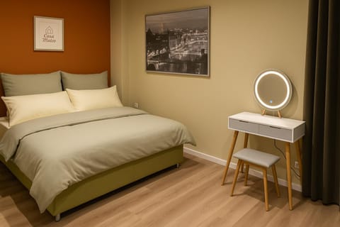 Bed, Bedroom