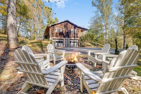 Hill Top Tree House by Carolina Mornings House in Woodfin