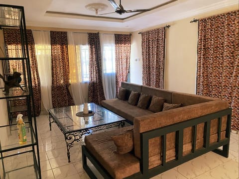 Communal lounge/ TV room, Living room, Seating area
