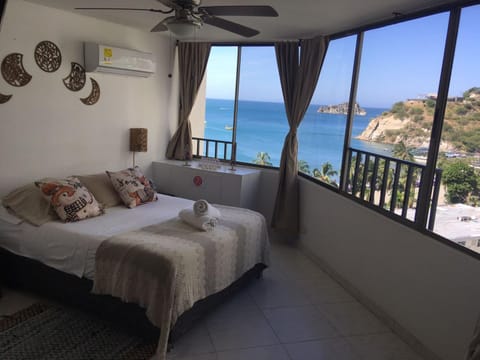 View (from property/room), Balcony/Terrace, Beach, Bedroom, Lake view, Mountain view, fireplace, towels