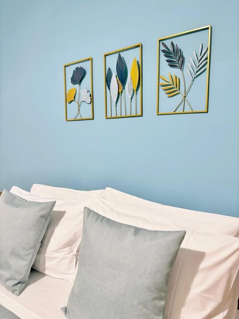 Bed, Decorative detail, Bedroom