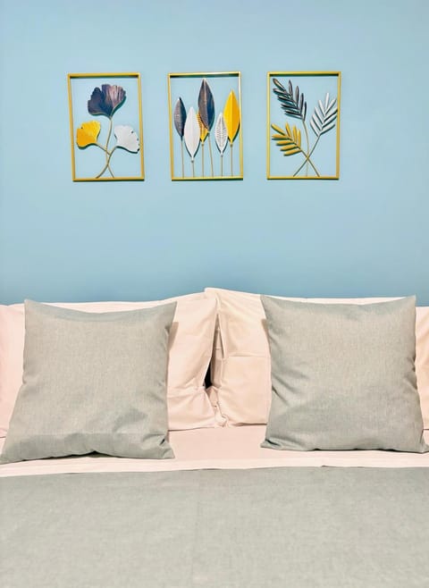 Bed, Decorative detail, Bedroom