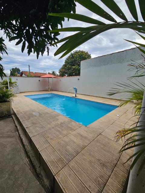 Casa com piscina House in Araruama