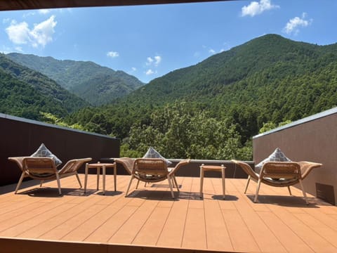 Spring, Day, Natural landscape, View (from property/room), Balcony/Terrace, Mountain view