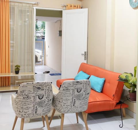 Communal lounge/ TV room, Living room, Family