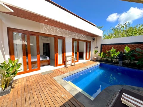 Property building, Pool view, Swimming pool, sunbed