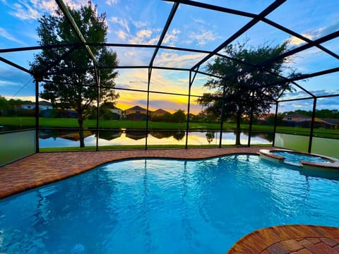 Patio, Natural landscape, BBQ facilities, Hot Tub, View (from property/room), Lake view, Lake view, Pool view, Swimming pool, Sunset, internet, sunbed