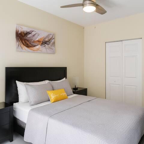 Bed, Bedroom