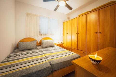 Bright 3-Bed Apartment with Outdoor Dining Mellieha Apartment in Malta