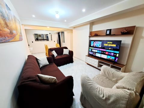 Communal lounge/ TV room, TV and multimedia, Living room, Seating area, Evening entertainment